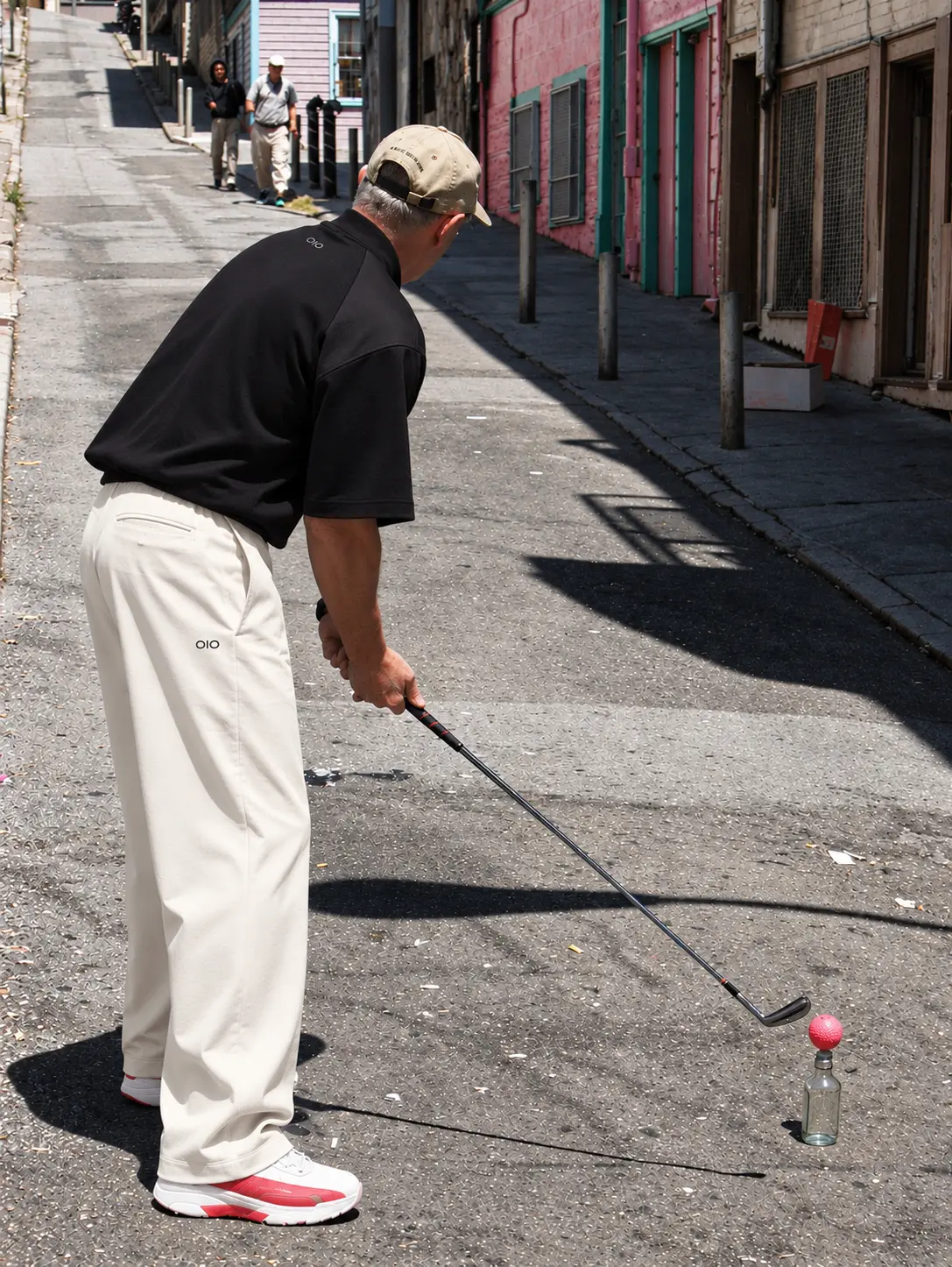 OIO golf trouser in action on the street